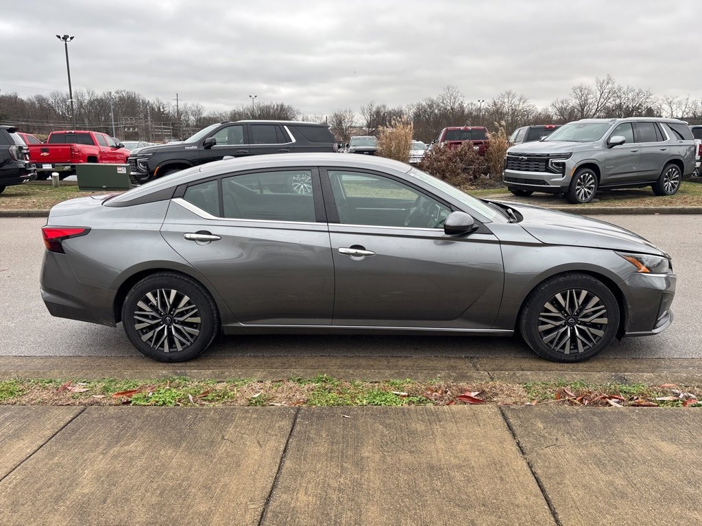 Used 2023 Nissan Altima 2.5 SV image 4
