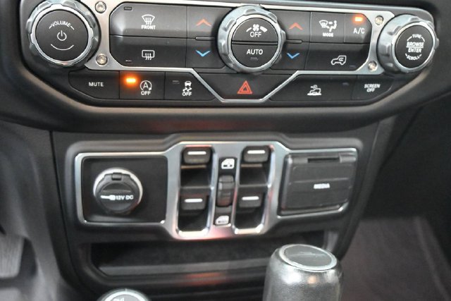Used 2020 Jeep Gladiator Overland AWD/4WD image 11