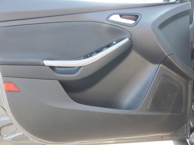 Used 2014 Ford Focus Titanium w/ Luxury Package FWD image 28