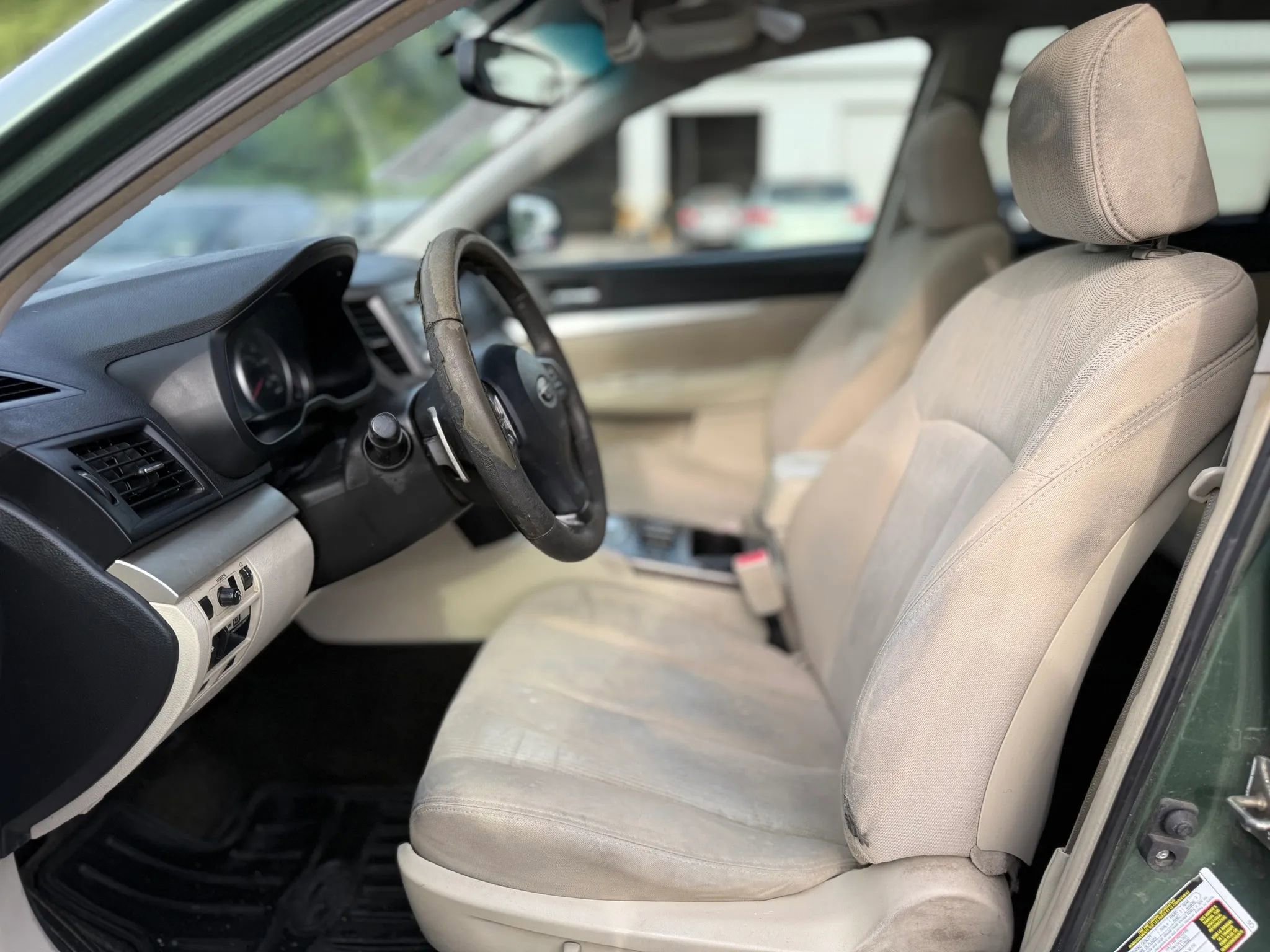 Used 2013 Subaru Outback 2.5i Premium AWD/4WD image 2