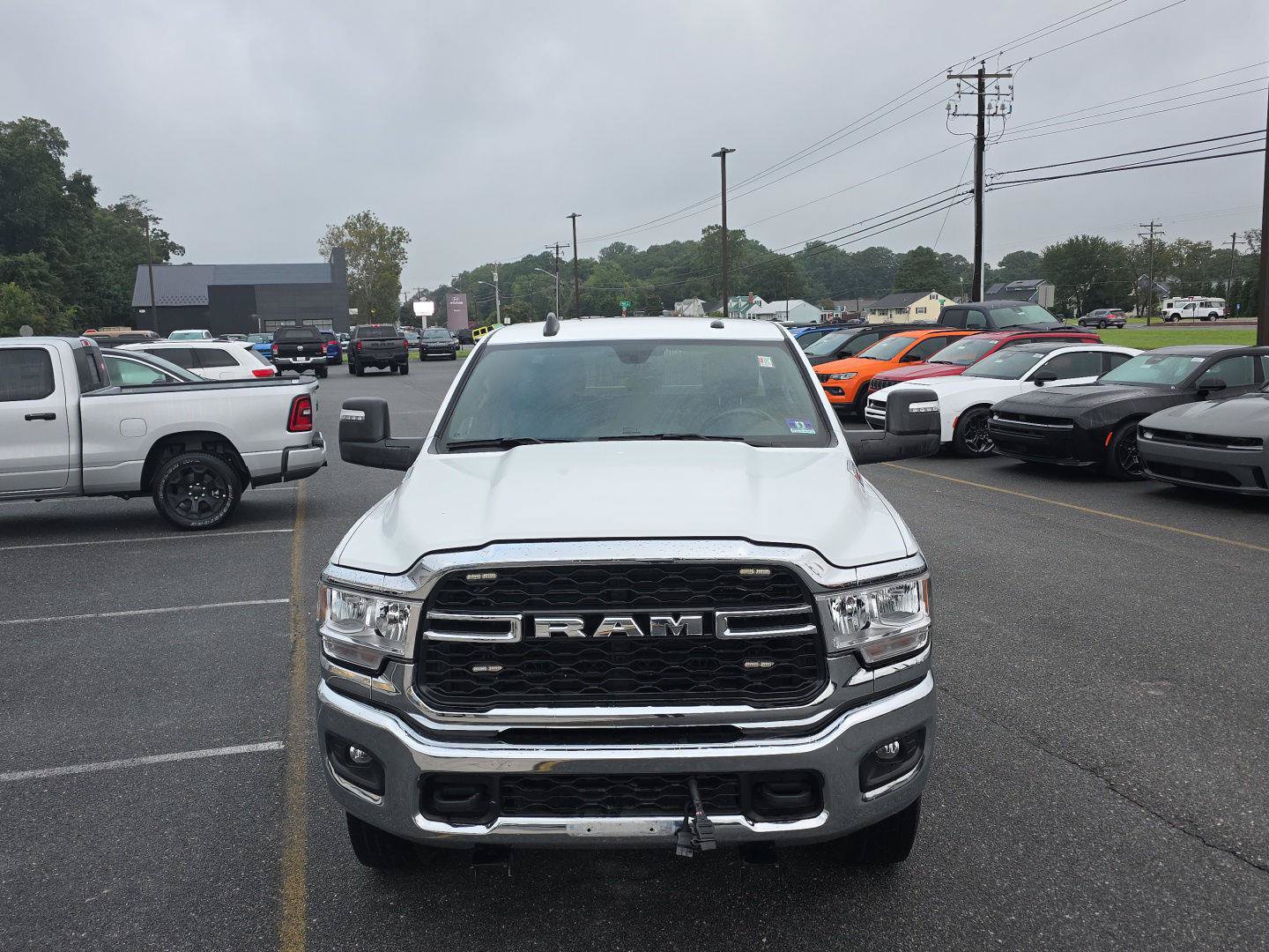Used 2024 RAM 3500 Tradesman w/ Chrome Appearance Group AWD/4WD image 3