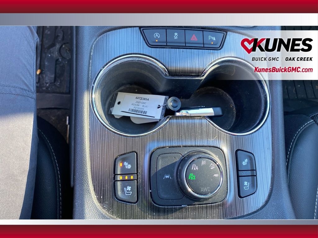 Used 2023 GMC Acadia SLT w/ Elevation Edition image 21