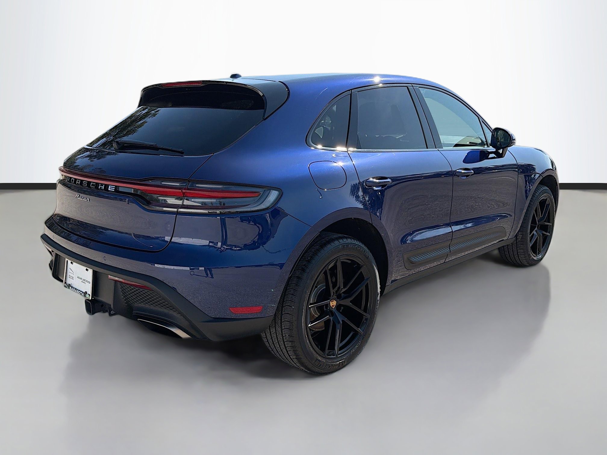 Used 2024 Porsche Macan image 5