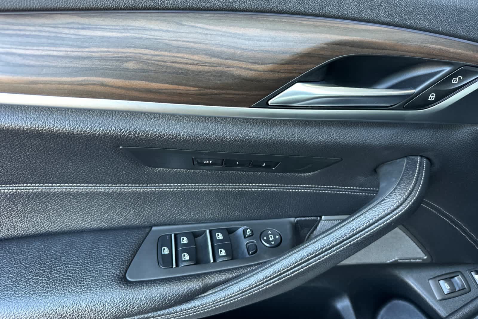 Used 2018 BMW 530e RWD image 10