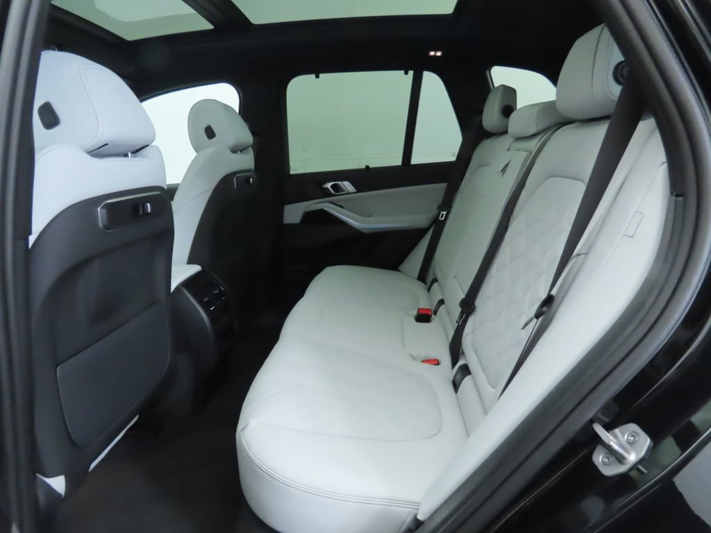 New 2026 BMW X5 xDrive50e w/ Executive Package AWD/4WD image 22