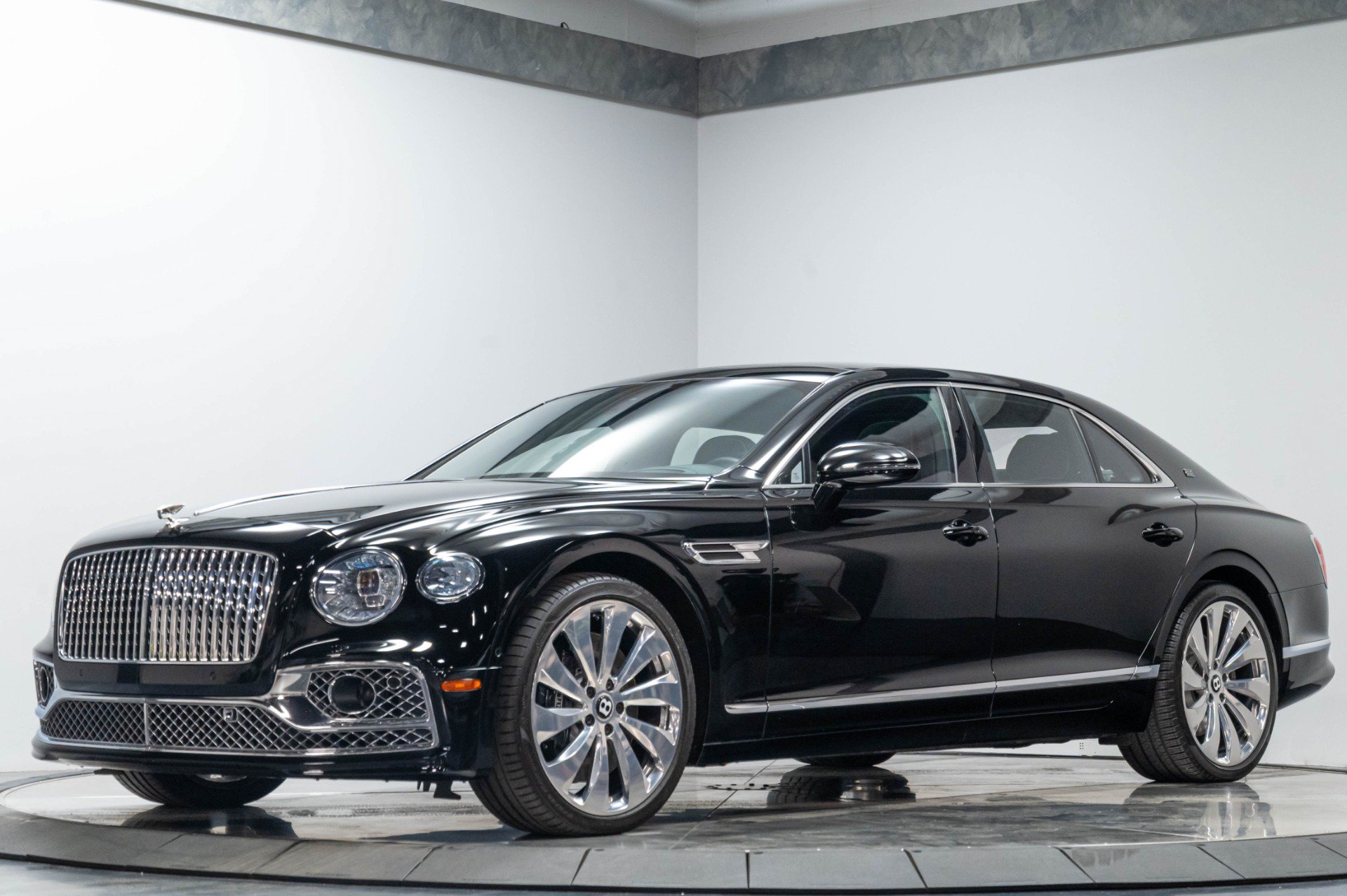 Used 2020 Bentley Flying Spur W12 AWD/4WD image 2