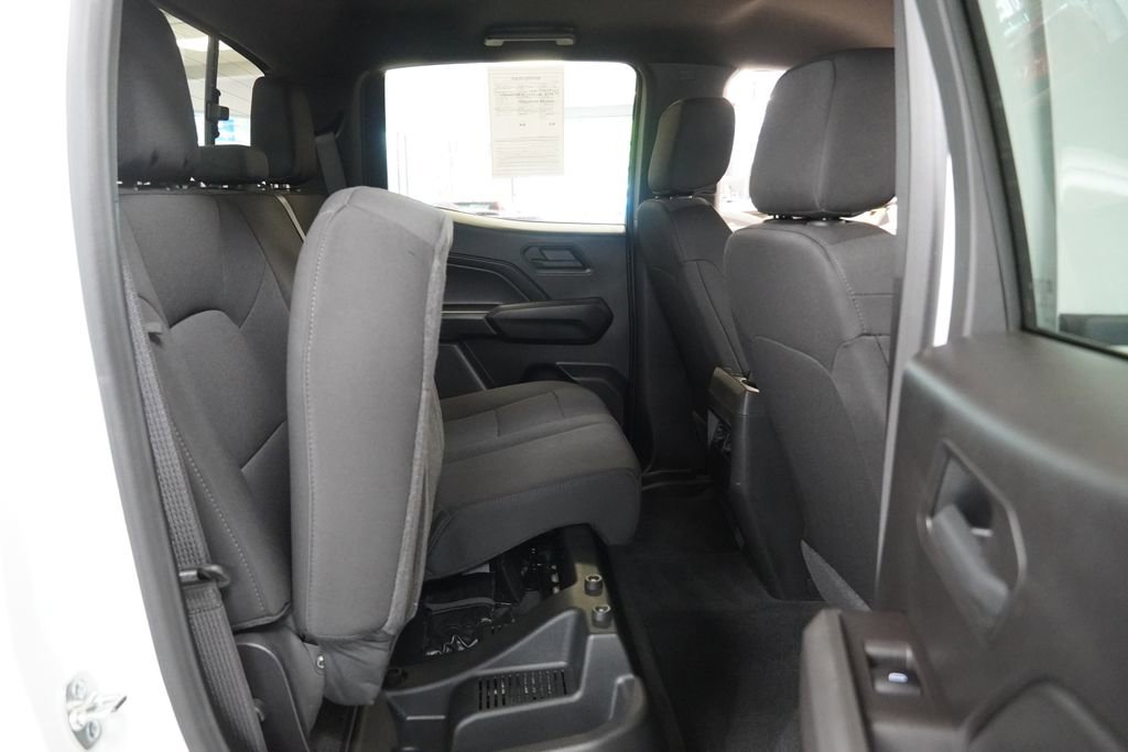 Used 2025 Chevrolet Colorado W/T w/ Advanced Trailering Package RWD image 30