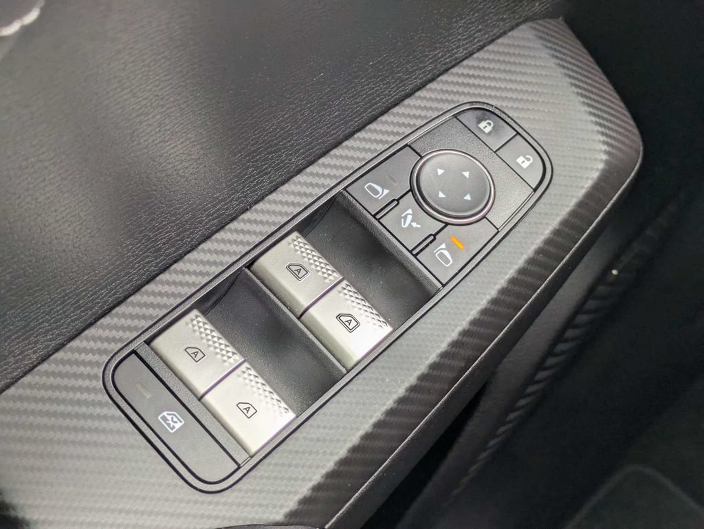 Used 2025 Mitsubishi Outlander SE FWD image 26
