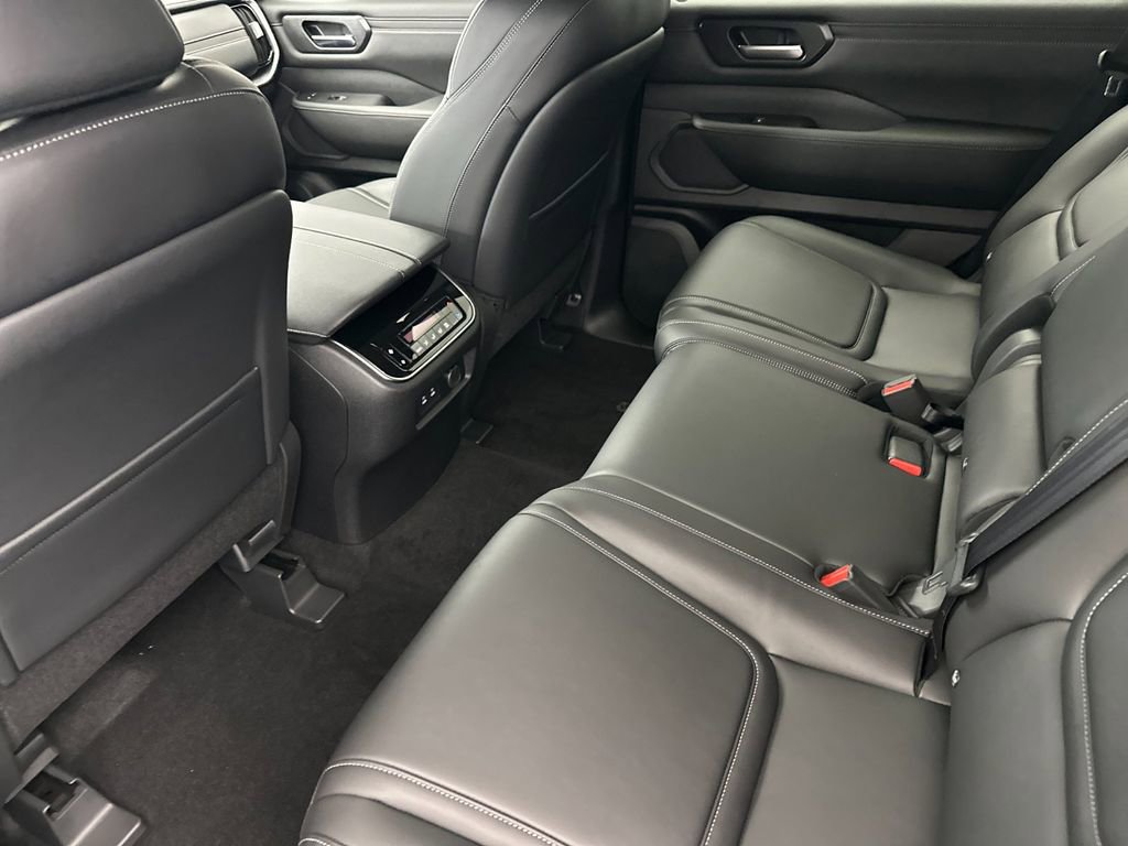 New 2026 Nissan Armada SV image 11