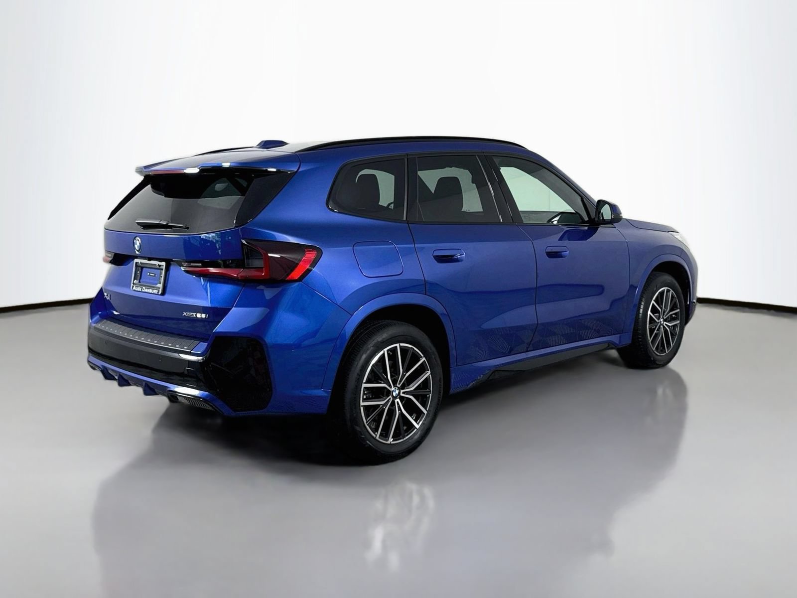 Used 2026 BMW X1 xDrive28i AWD/4WD image 9