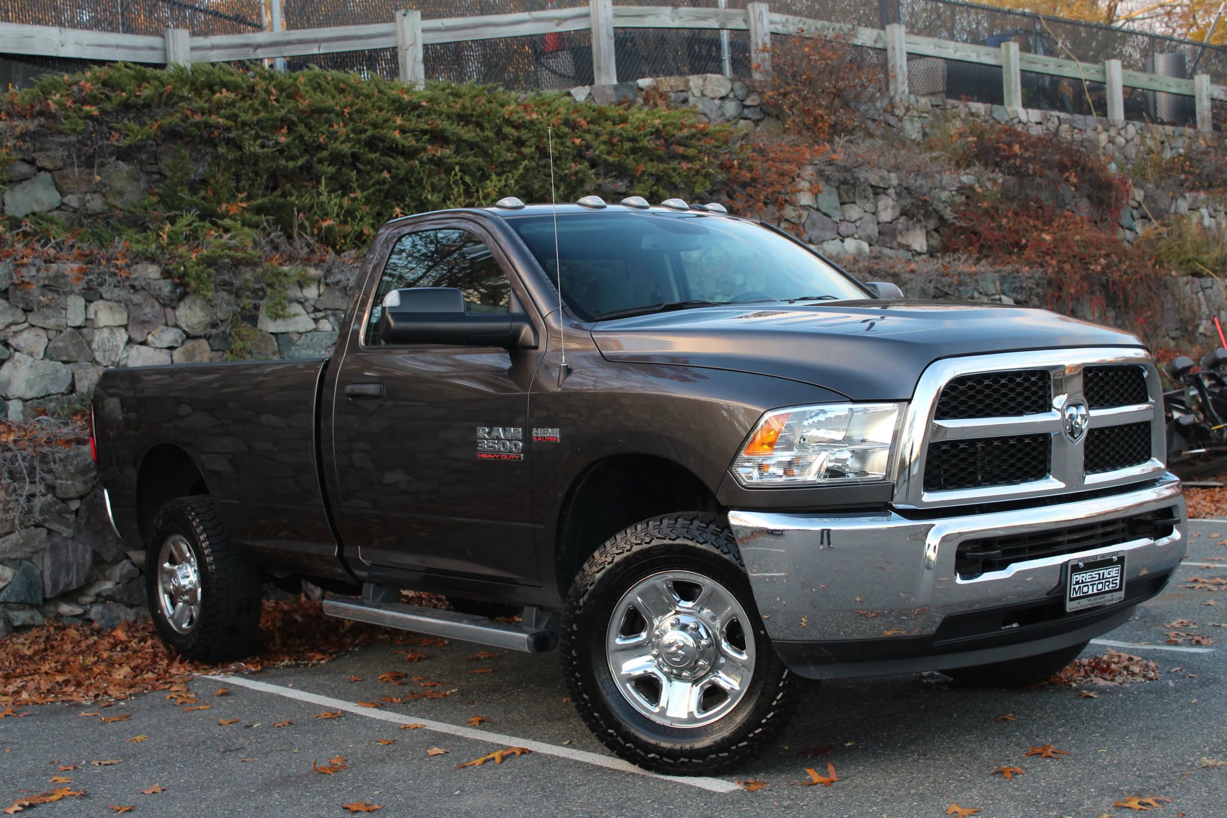 Used 2017 RAM 3500 Tradesman w/ Chrome Appearance Group image 4