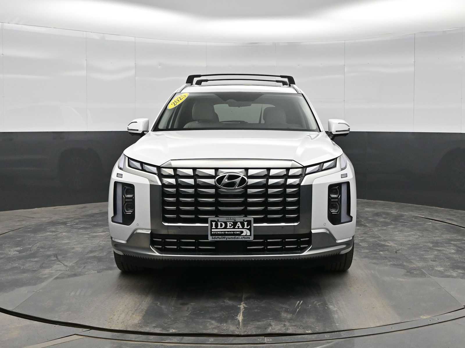 Used 2025 Hyundai Palisade Calligraphy image 3