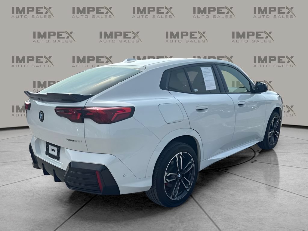 Used 2025 BMW X2 xDrive28i w/ M Sport Package AWD/4WD image 3