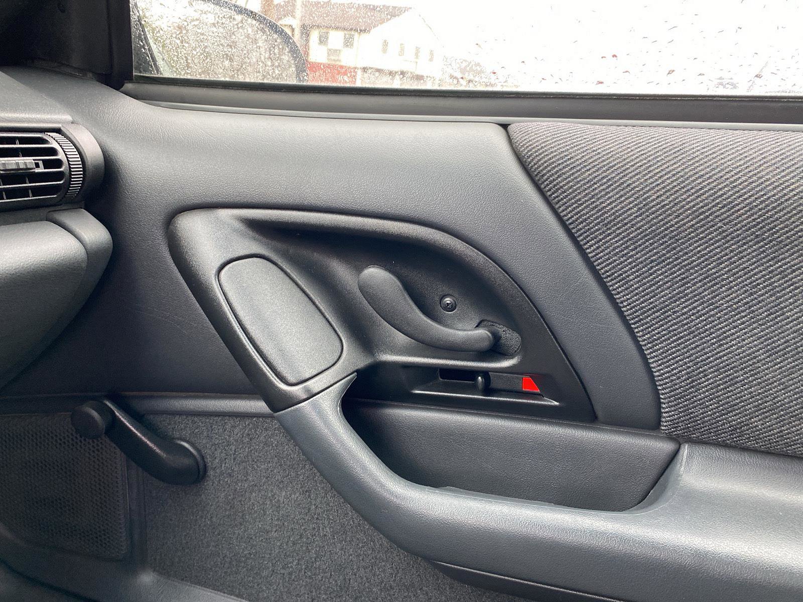 Used 1995 Chevrolet Camaro LT image 19