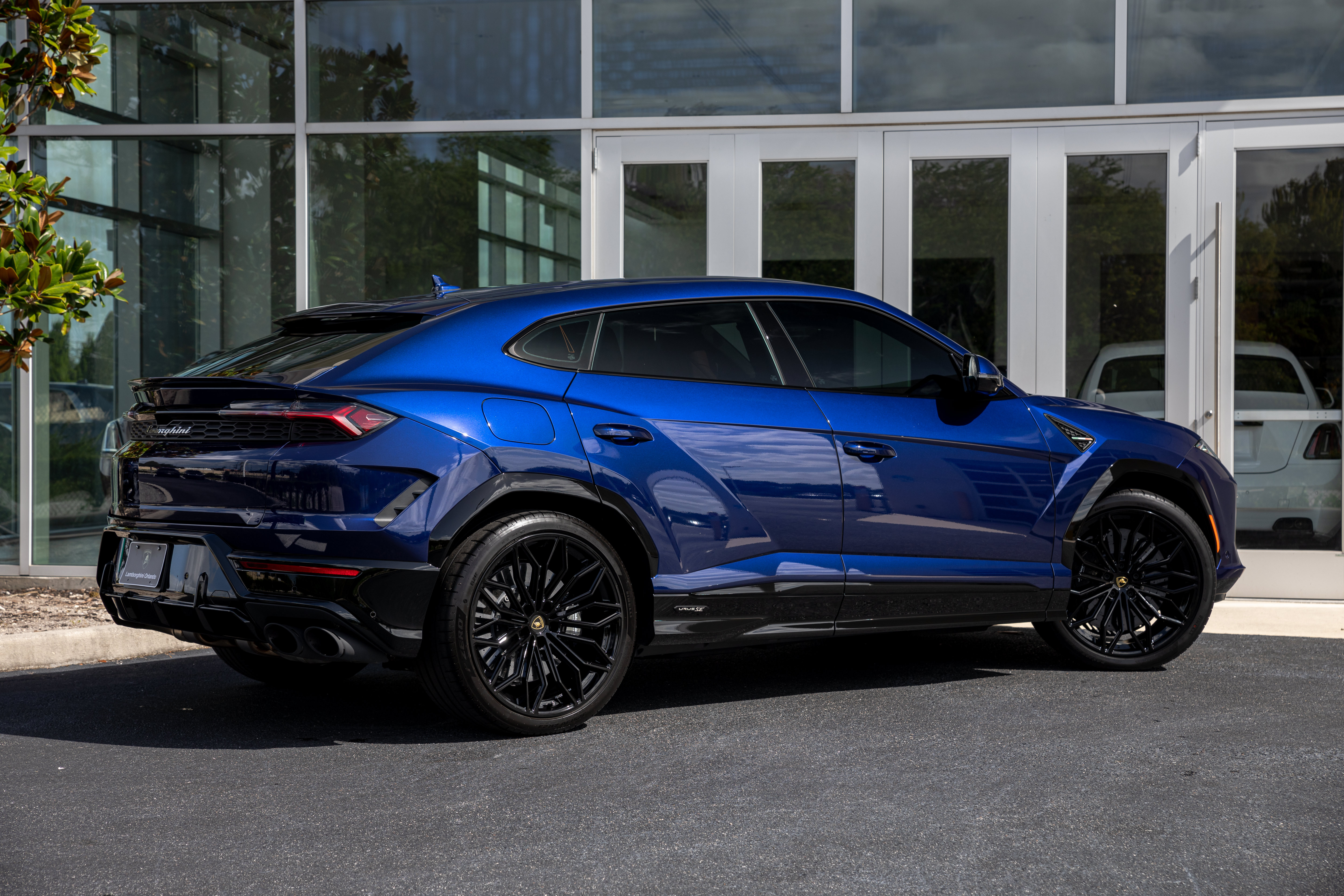 Used 2025 Lamborghini Urus Performante AWD/4WD image 35