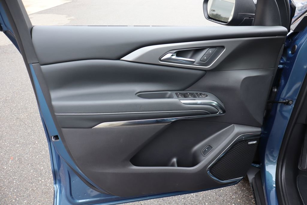 New 2026 Chevrolet Traverse LT w/ Enhanced Driving Package image 9