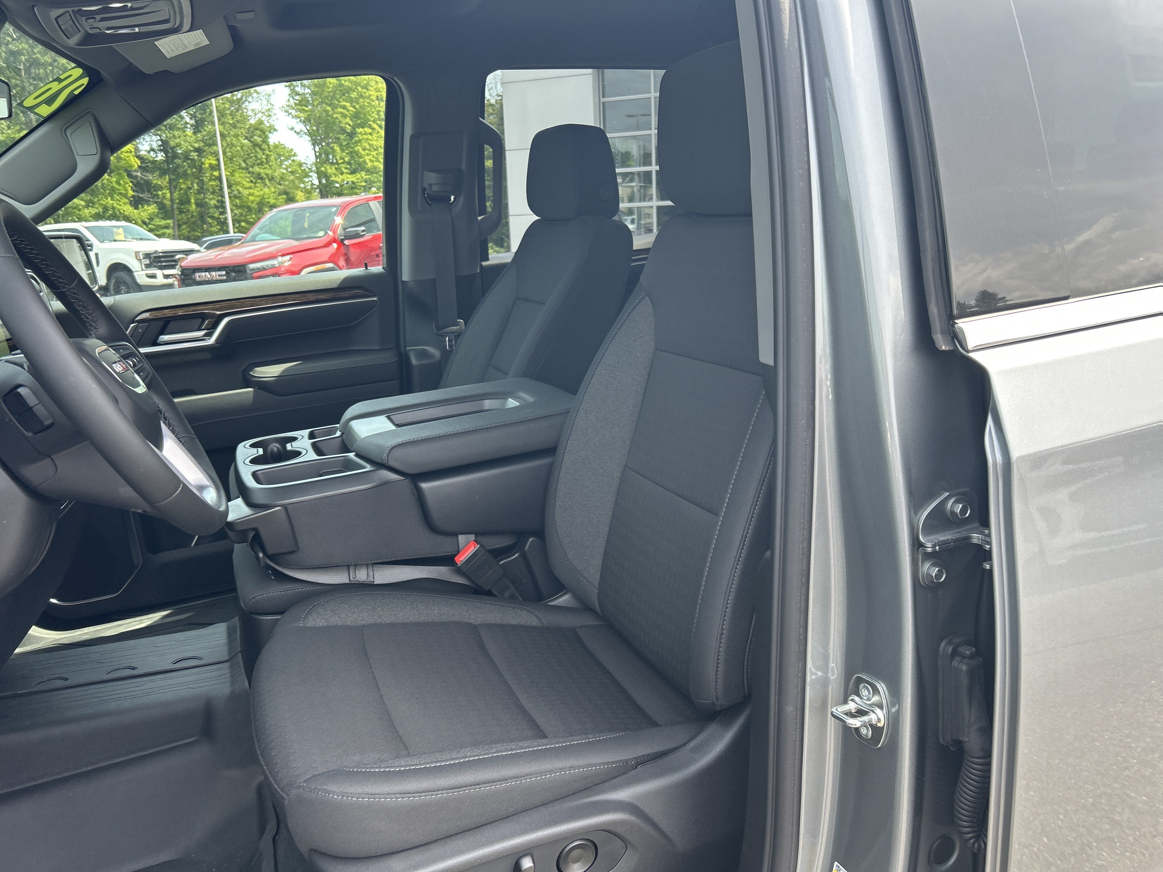 New 2026 GMC Sierra 1500 SLE AWD/4WD image 18