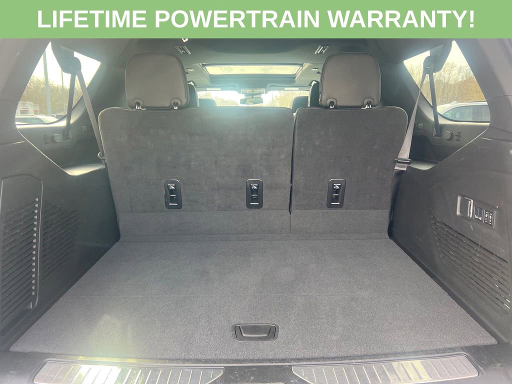 Used 2024 Chevrolet Suburban RST w/ Luxury Package image 22