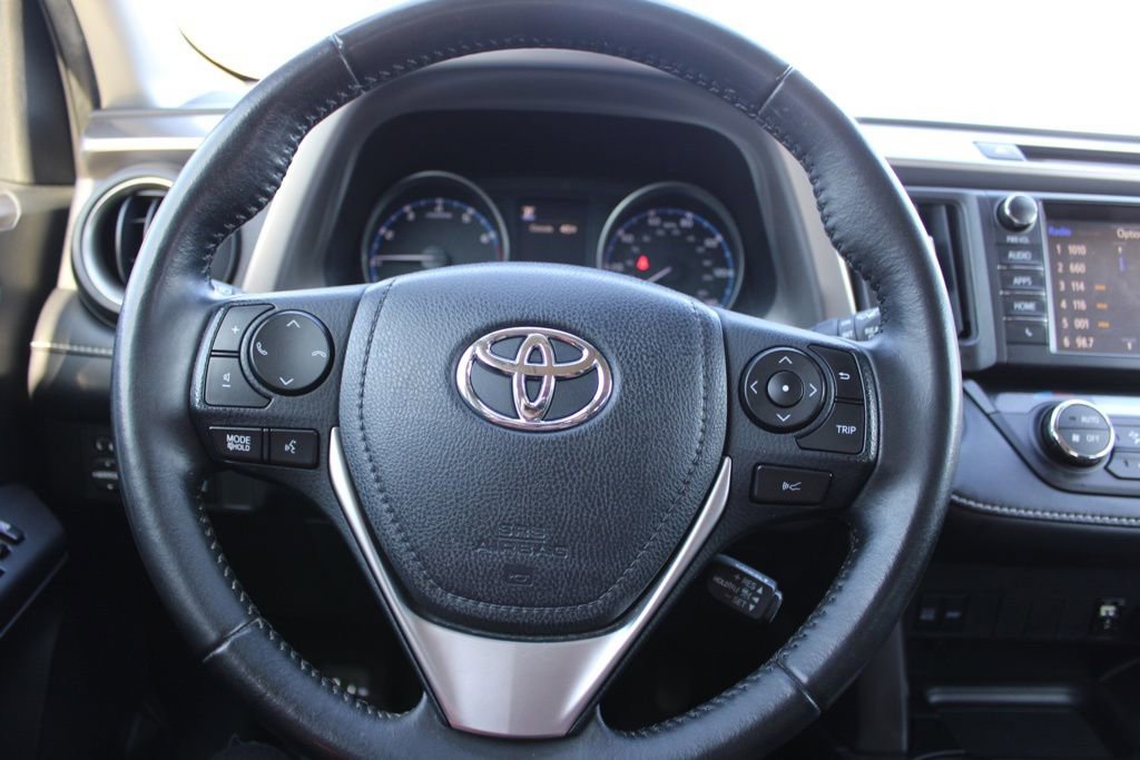 Used 2018 Toyota RAV4 XLE image 29