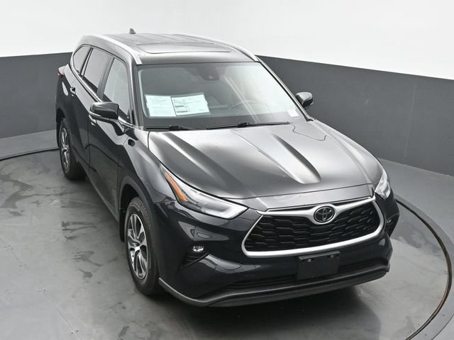 Used 2023 Toyota Highlander XLE AWD/4WD image 47