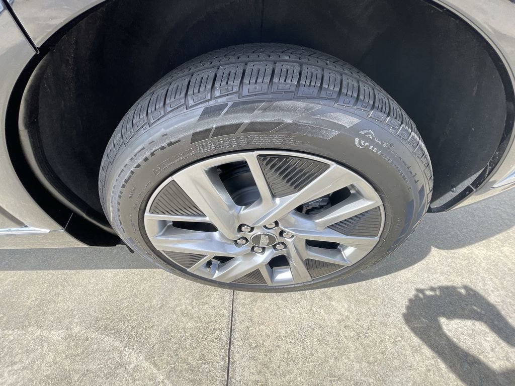 Certified 2025 Cadillac Optiq Luxury 1 AWD/4WD image 31