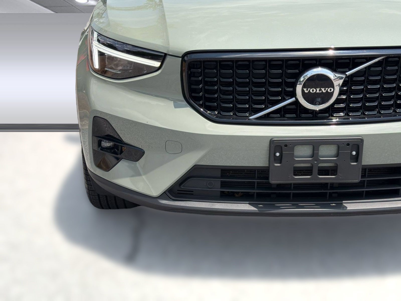 Certified 2023 Volvo XC40 B5 Ultimate w/ Protection Package Premier AWD/4WD image 29