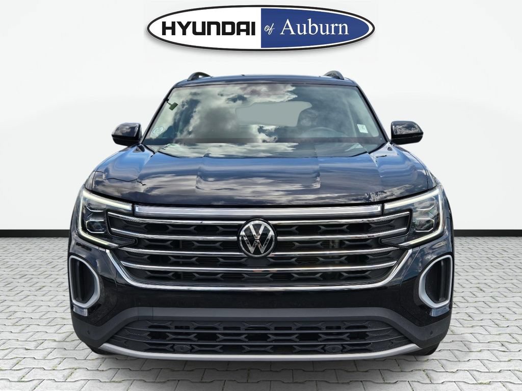 Used 2024 Volkswagen Atlas SE w/ Panoramic Sunroof Package FWD image 12