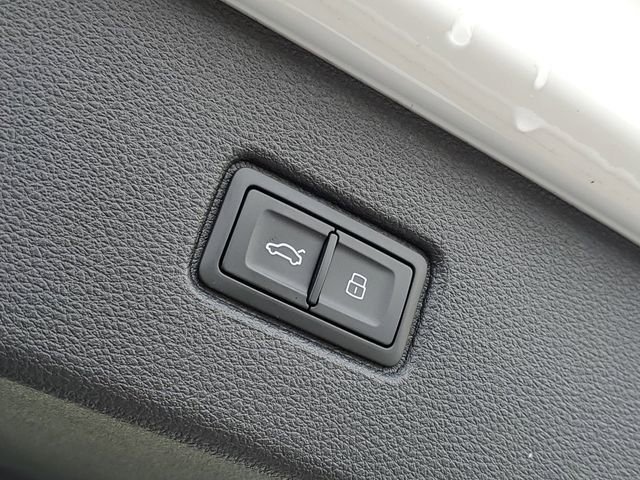 Used 2025 Audi Q7 3.0T Premium Plus AWD/4WD image 32