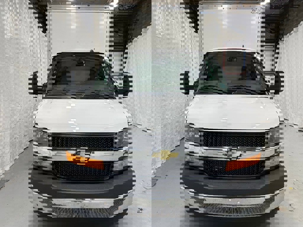 Used 2022 Chevrolet Express 3500 w/ Power Convenience Package image 2