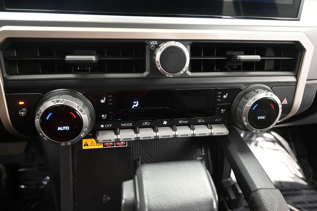 Used 2024 Toyota Tacoma TRD Off-Road w/ TRD Off Road Premium Package AWD/4WD image 30