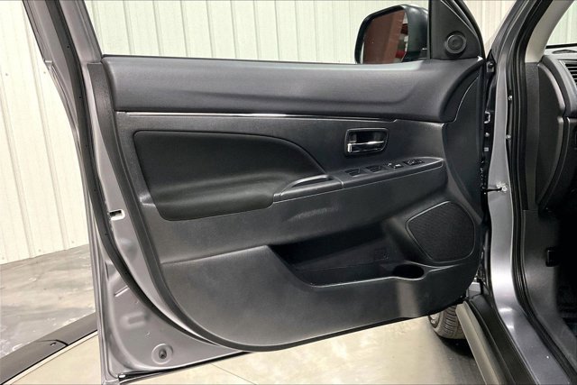 Used 2025 Mitsubishi Outlander Sport AWD image 23