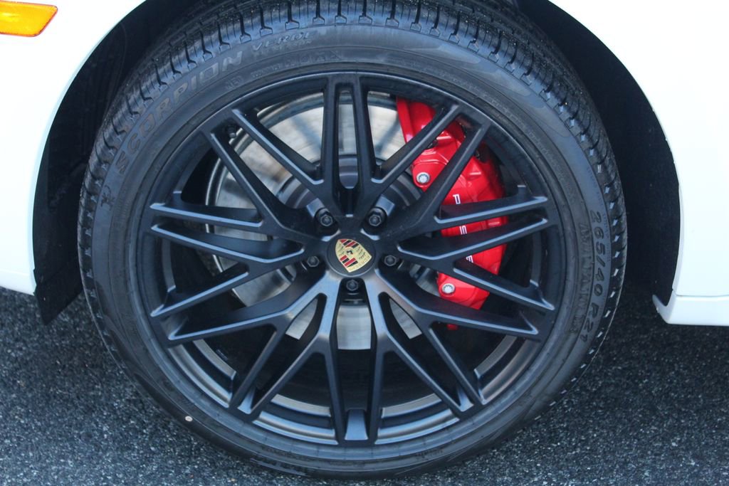 New 2026 Porsche Macan GTS AWD/4WD image 15