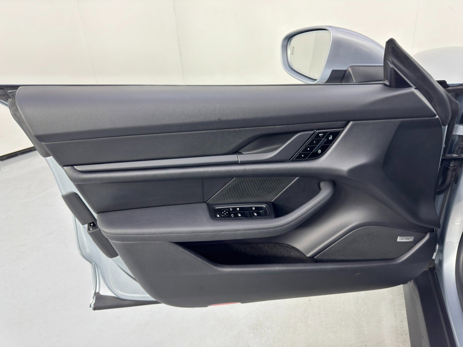 Used 2020 Porsche Taycan 4S w/ Premium Package image 42