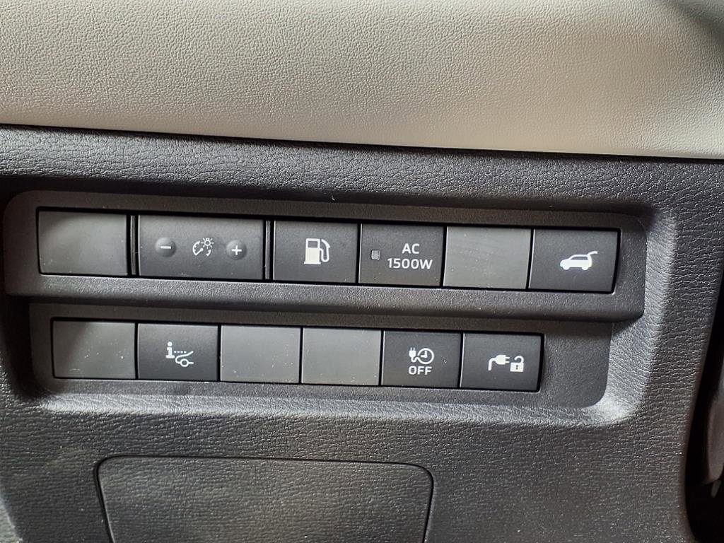 New 2025 Mitsubishi Outlander SEL image 23