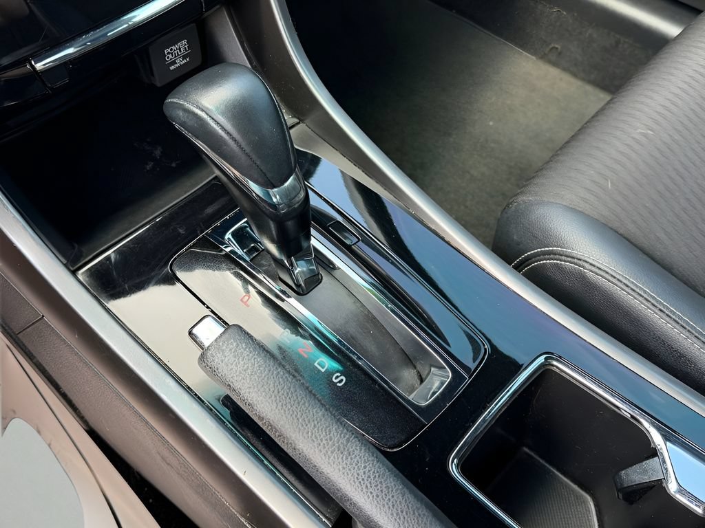 Used 2017 Honda Accord Sport image 25