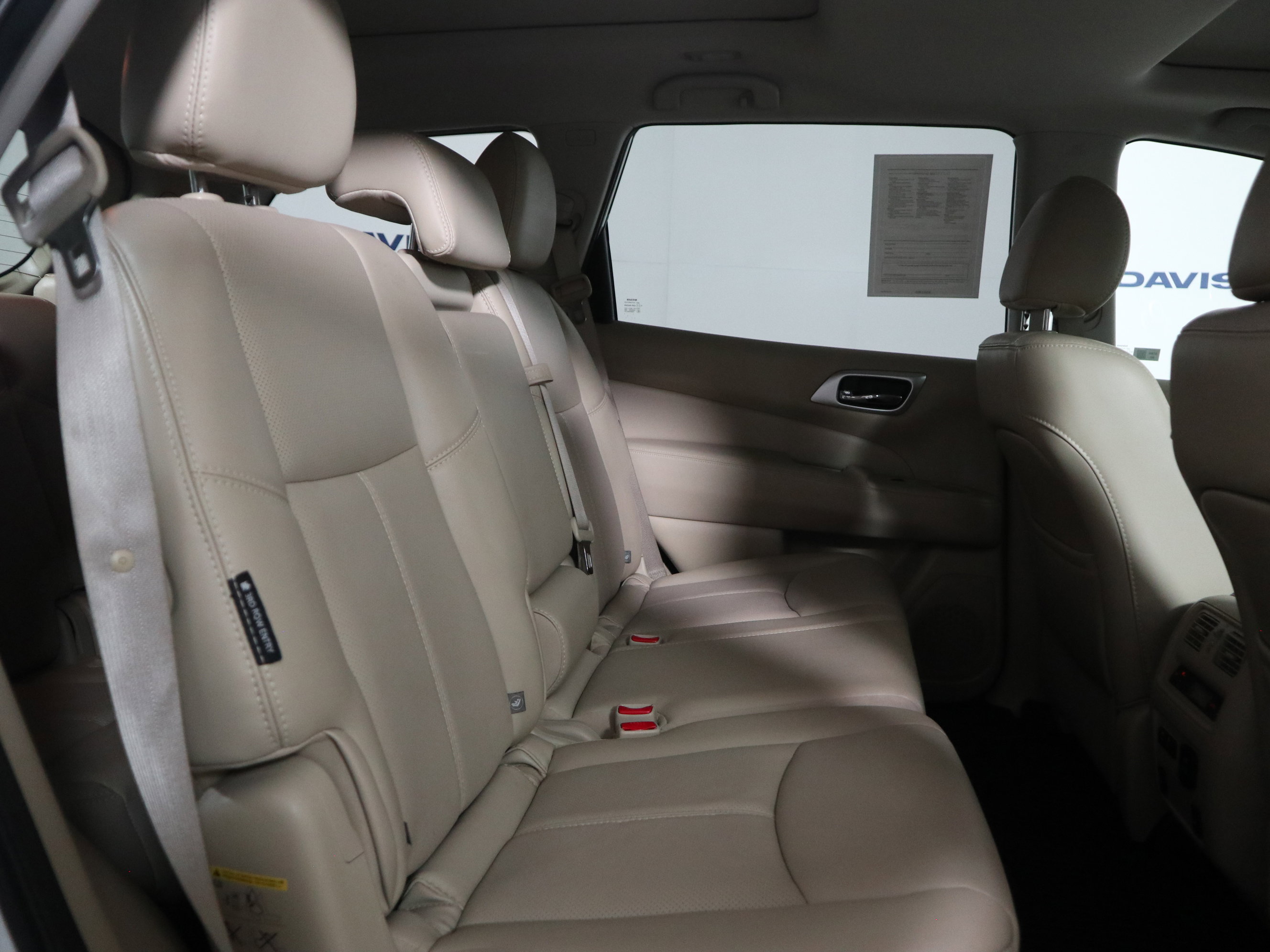 Used 2019 Nissan Pathfinder Platinum AWD/4WD image 22