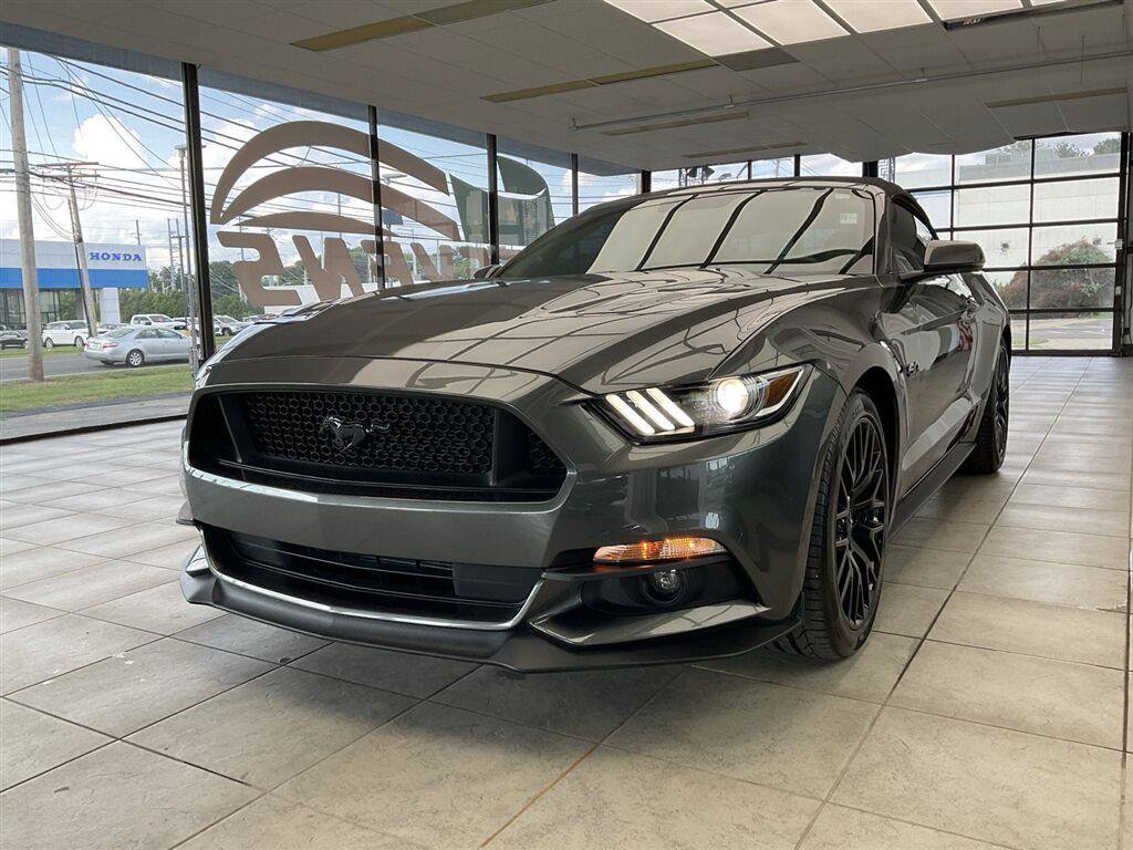 Used 2017 Ford Mustang GT Premium w/ GT Performance Package RWD image 3