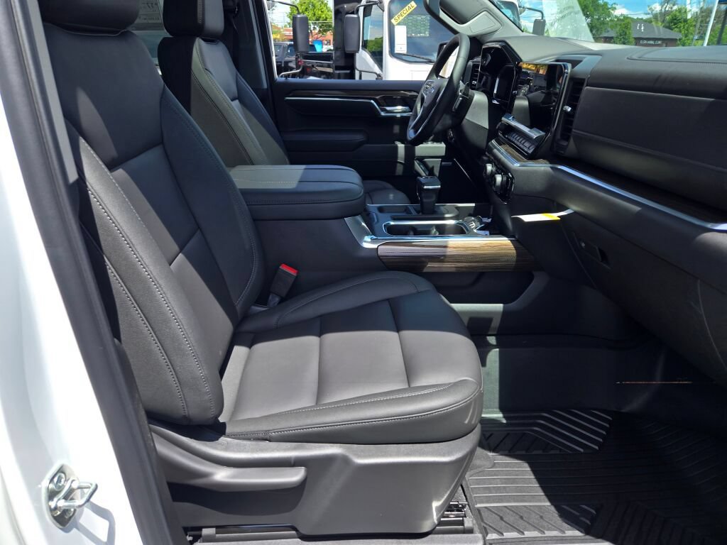 New 2026 Chevrolet Silverado 1500 LT Trail Boss w/ Safety Package AWD/4WD image 4