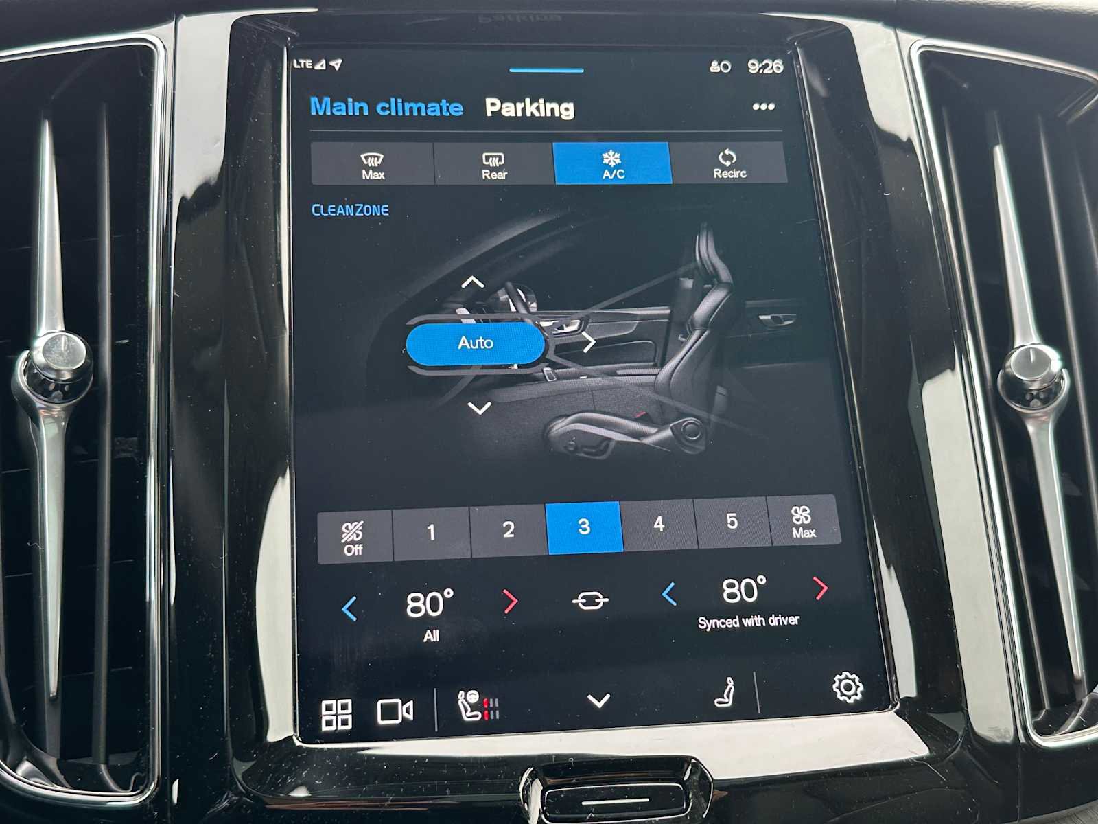 Used 2025 Volvo XC60 B5 Plus w/ Protection Package Premier image 28