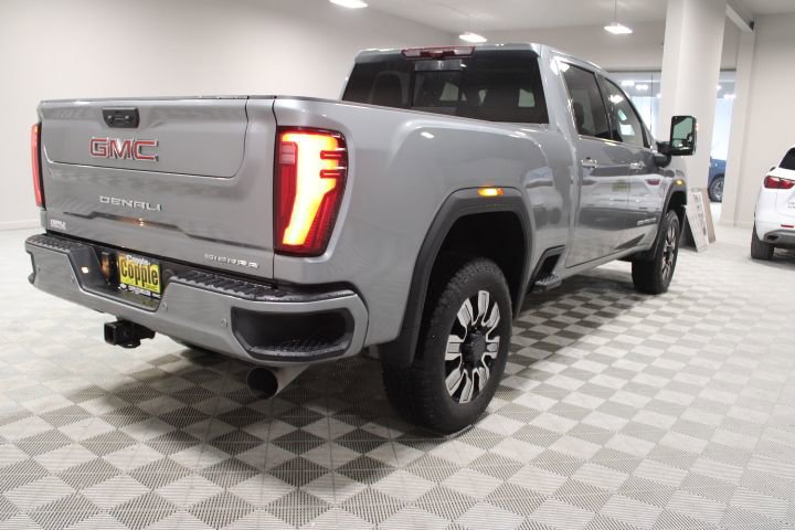 Used 2025 GMC Sierra 2500 Denali image 10