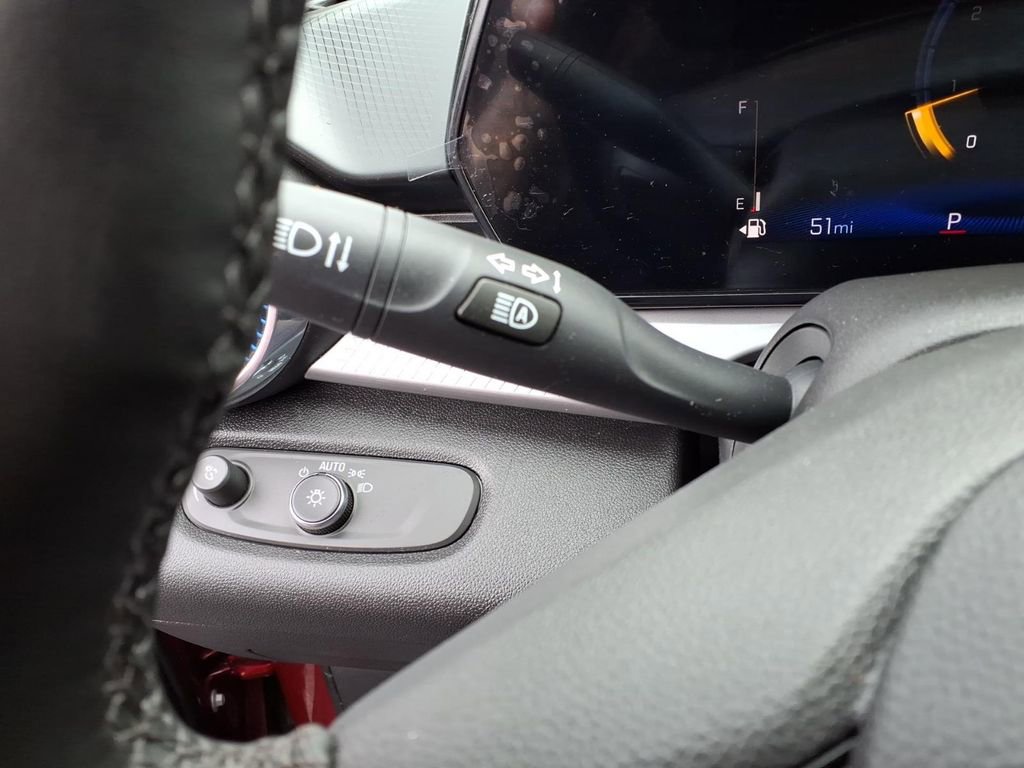 Used 2025 Chevrolet Trax LT w/ Driver Confidence Package FWD image 17