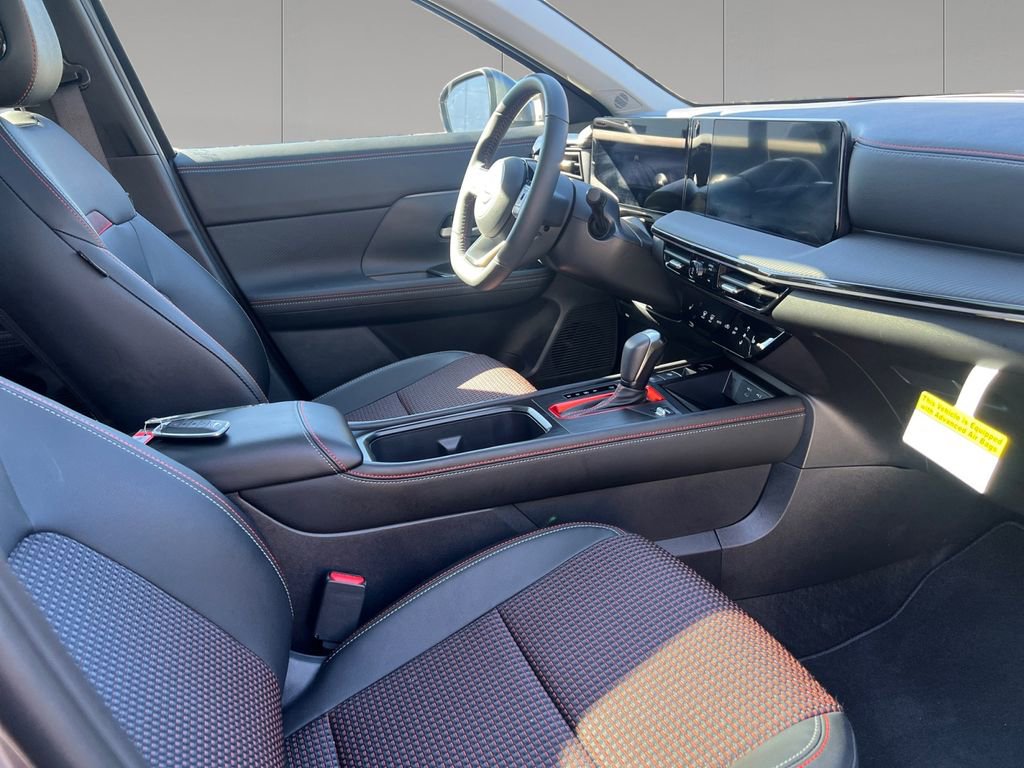 Used 2025 Nissan Kicks SR w/ SR Premium Package image 13