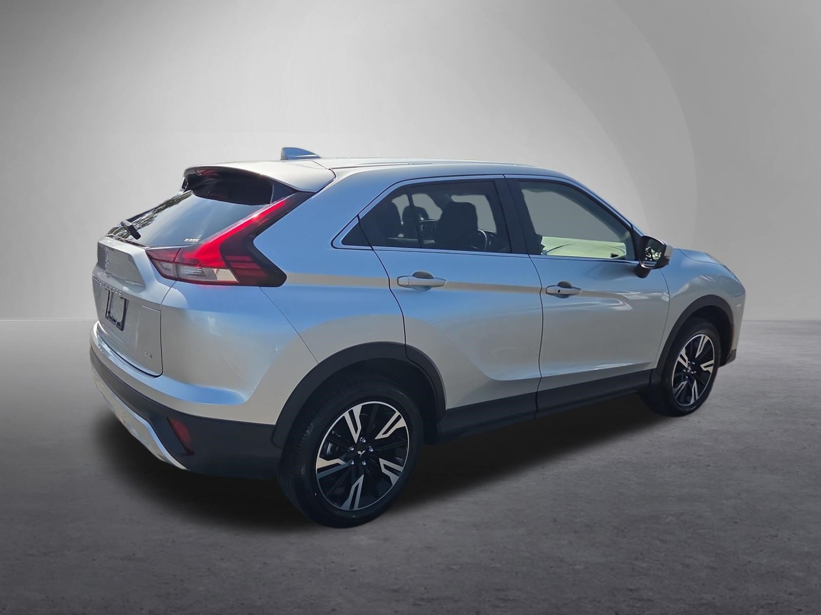 Used 2025 Mitsubishi Eclipse Cross SE AWD/4WD image 3