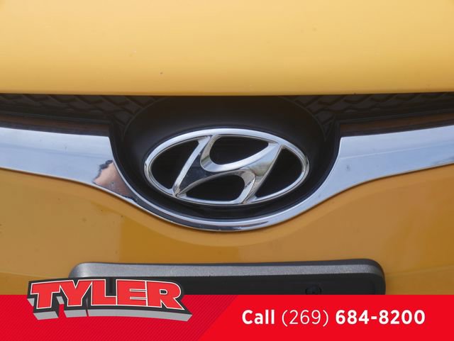 Used 2017 Hyundai Veloster Value Edition FWD image 11