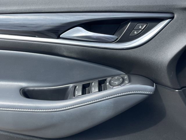 Used 2022 Buick Enclave Essence FWD image 23