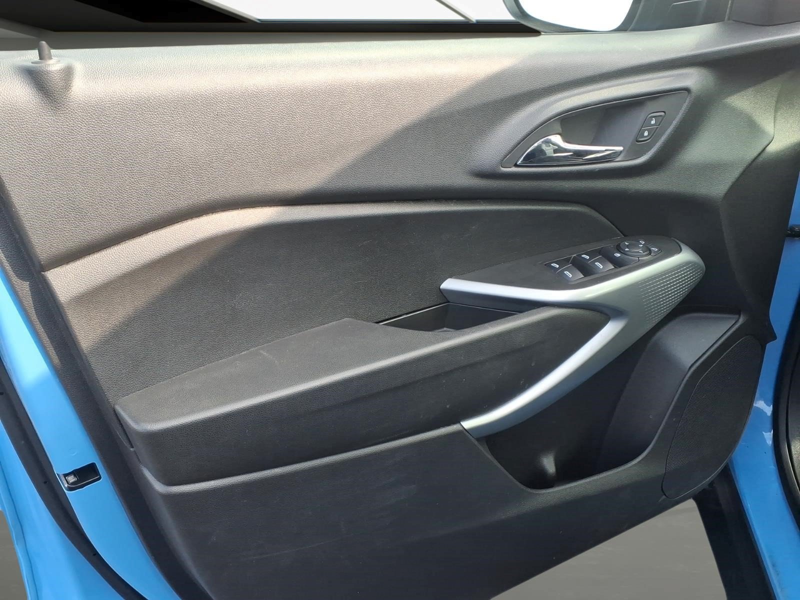 Certified 2024 Chevrolet Trax RS w/ Driver Confidence Package FWD image 8