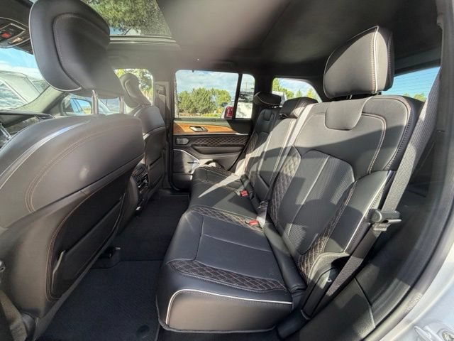 New 2026 Jeep Grand Cherokee Summit w/ Obsidian Package AWD/4WD image 11