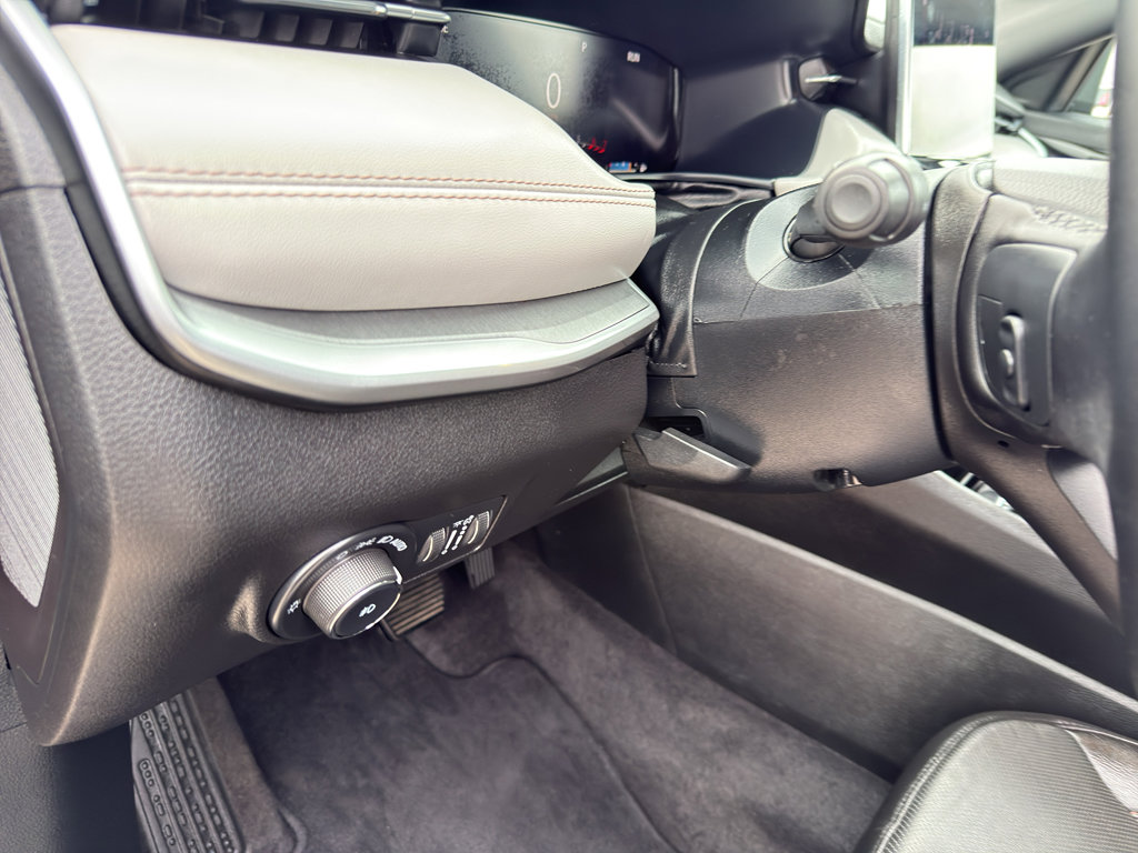 Used 2024 Jeep Compass Limited w/ Elite Group image 14