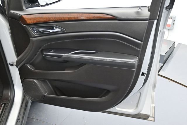 Used 2016 Cadillac SRX Luxury w/ Driver Awareness Package AWD/4WD image 28