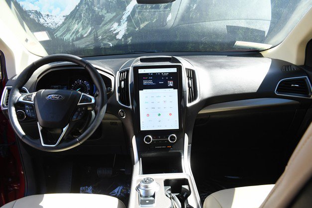 Used 2024 Ford Edge SEL w/ Convenience Package image 18